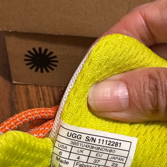 UGG Women's Highland Hi Heritage Sneaker, Chestnut, Size 6 - Picture 7 of 8